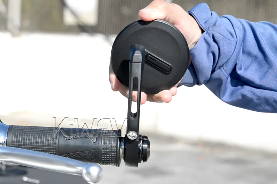 Adjust the position of the mirror plate and stem