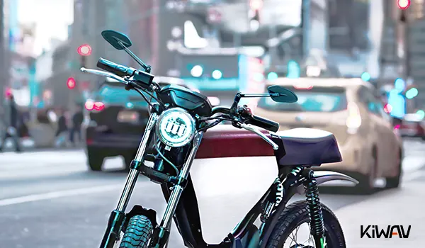E-Bike から後方の車はどう見える？