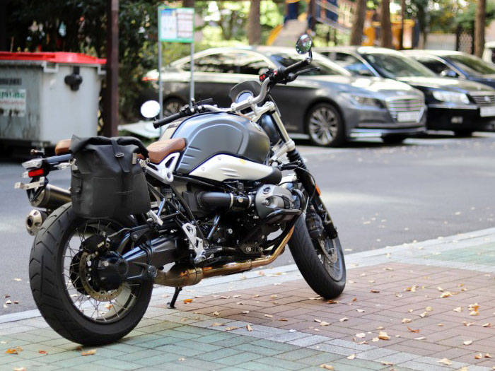 The motorcycle with the Bob bar end mirrors