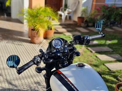 KiWAV Magazi バーエンドミラー triumph 水冷式モデル用 Amazon | KiWAV バーエンドミラー ボブ 黒 Triumph トライアンフ 水冷