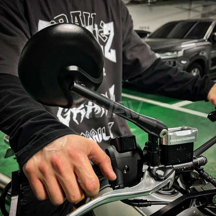 ロードとネイキッド: バイクミラー レトロ 黒 M10 5/16