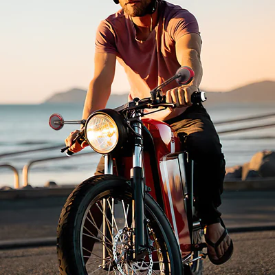 Aura red on an e-bike
