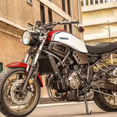 Aura red bar end mirrors on a Yamaha XSR 700