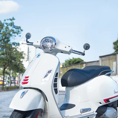 Ojo bar end mirrors on a Vespa GTS300